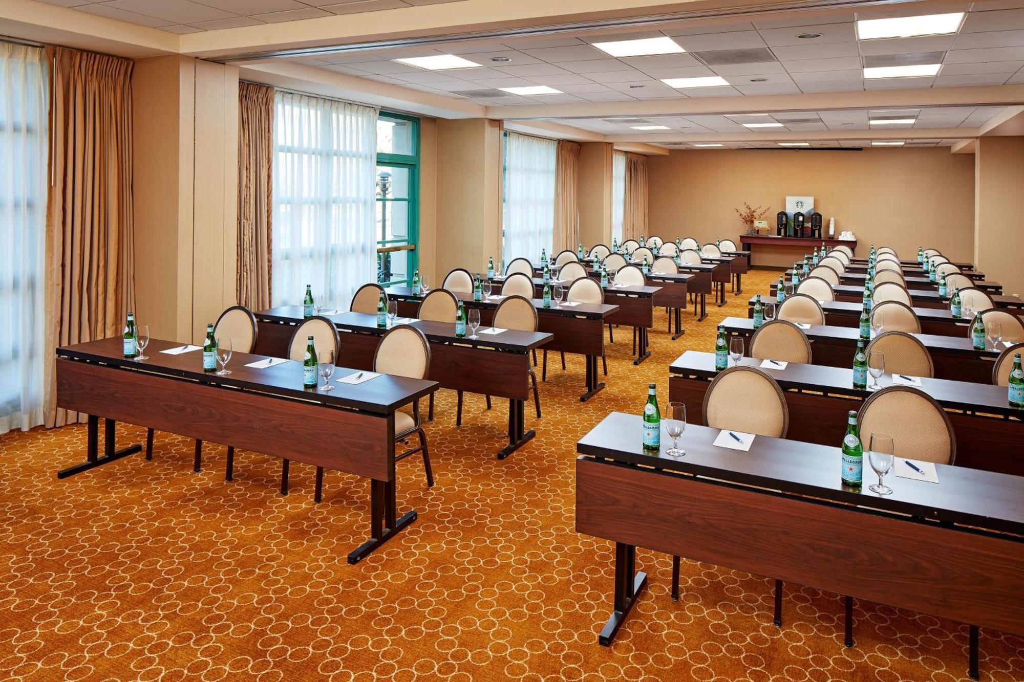 Sheraton San Jose ميلبيتاس، سانتا كلارا، كاليفورنيا المظهر الخارجي الصورة